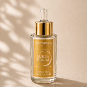 aurea siero viso con foglie d'oro